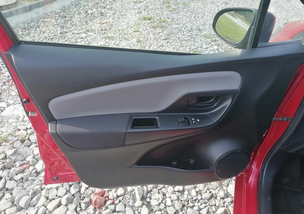 Toyota Yaris cena 37900 przebieg: 155000, rok produkcji 2016 z Bochnia małe 254